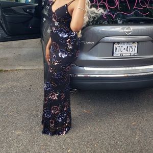 Worn once 

This elegant Betsy & Adam dress can be worn for any occasion.